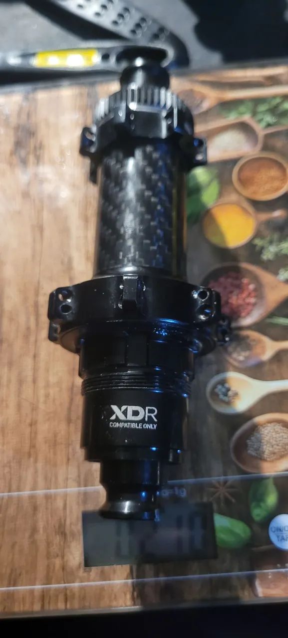 Cubo traseiro boost carbono 28f - Foto 2