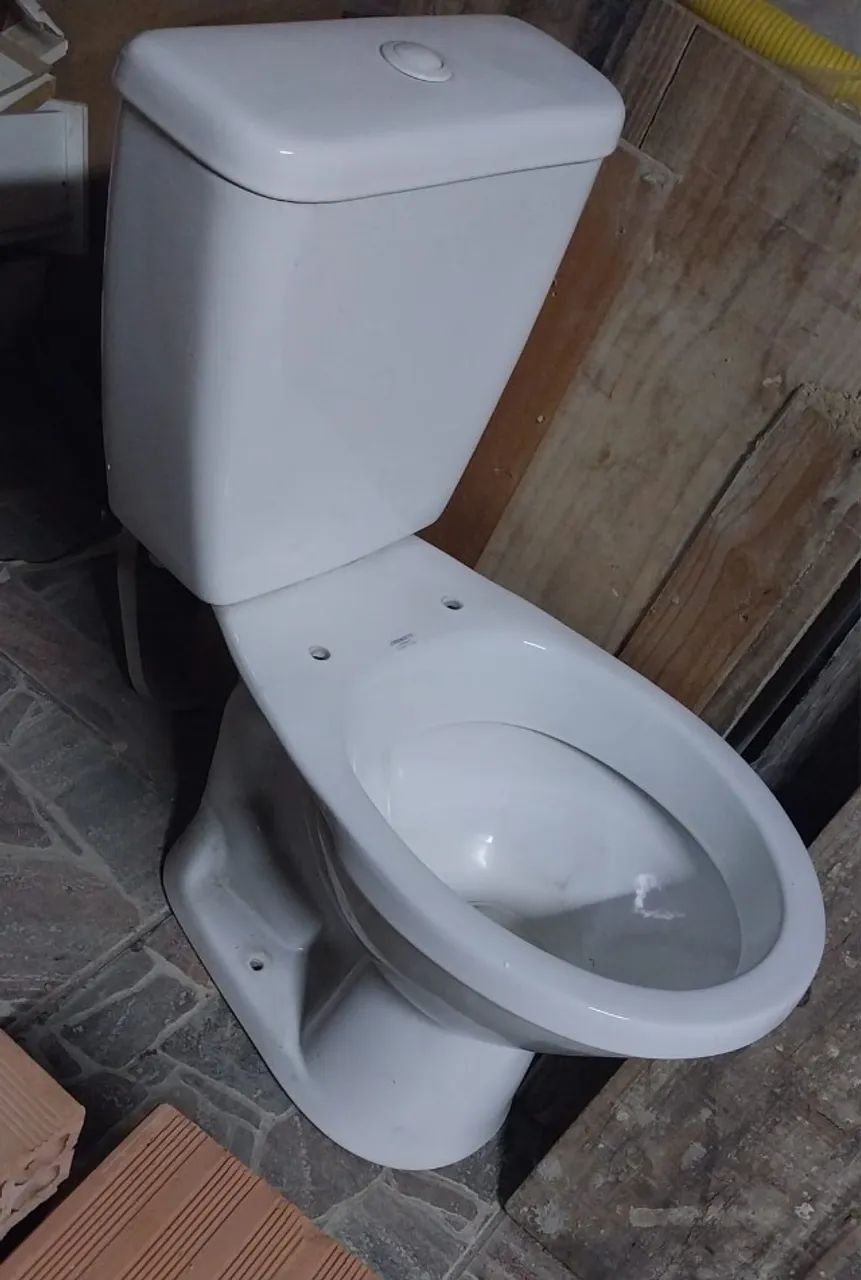 Vaso acoplado com pia e lavatório 