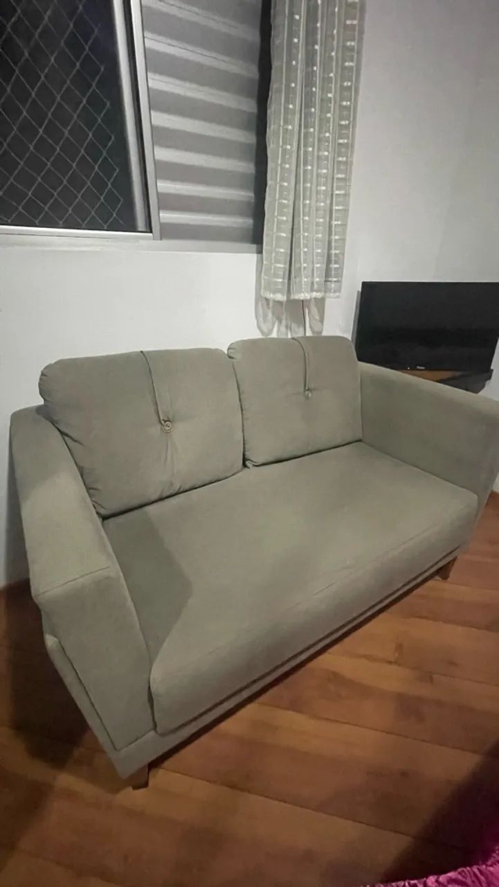 Sofá 2 lugares modelo retrô pés de madeira + 2 poltronas - Foto 3