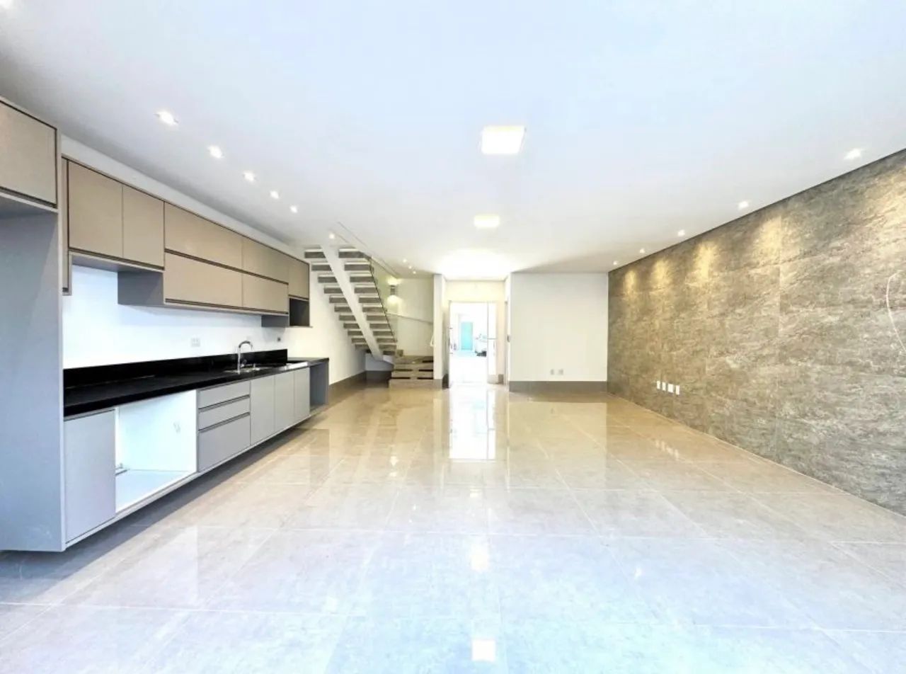 Casa em condomínio para alugar com 3 quartos, 245 m² - Taquaral