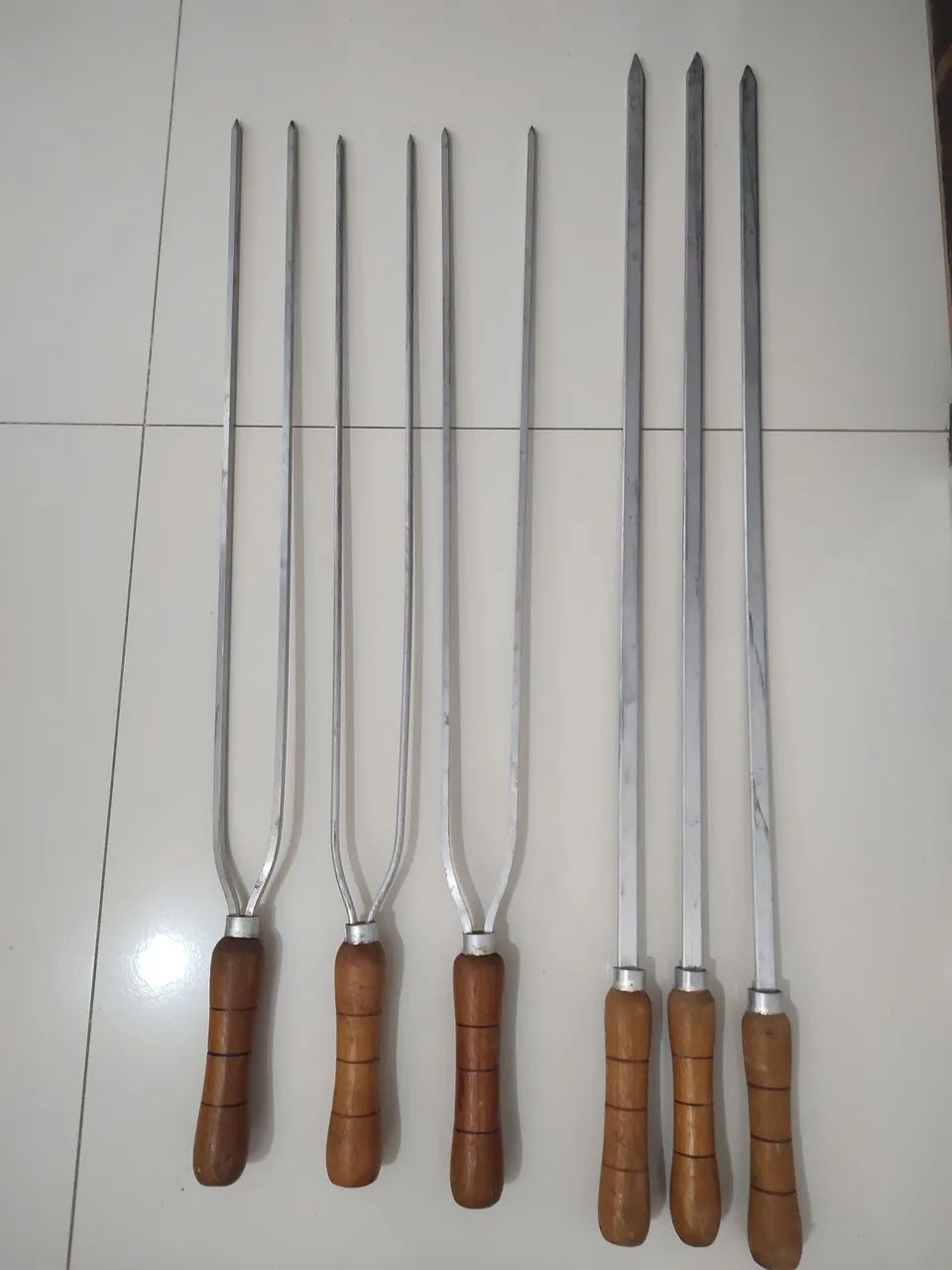 Jogo 6 espetos para Churrasco 90cm com cabo em Madeira Natural - Foto 4