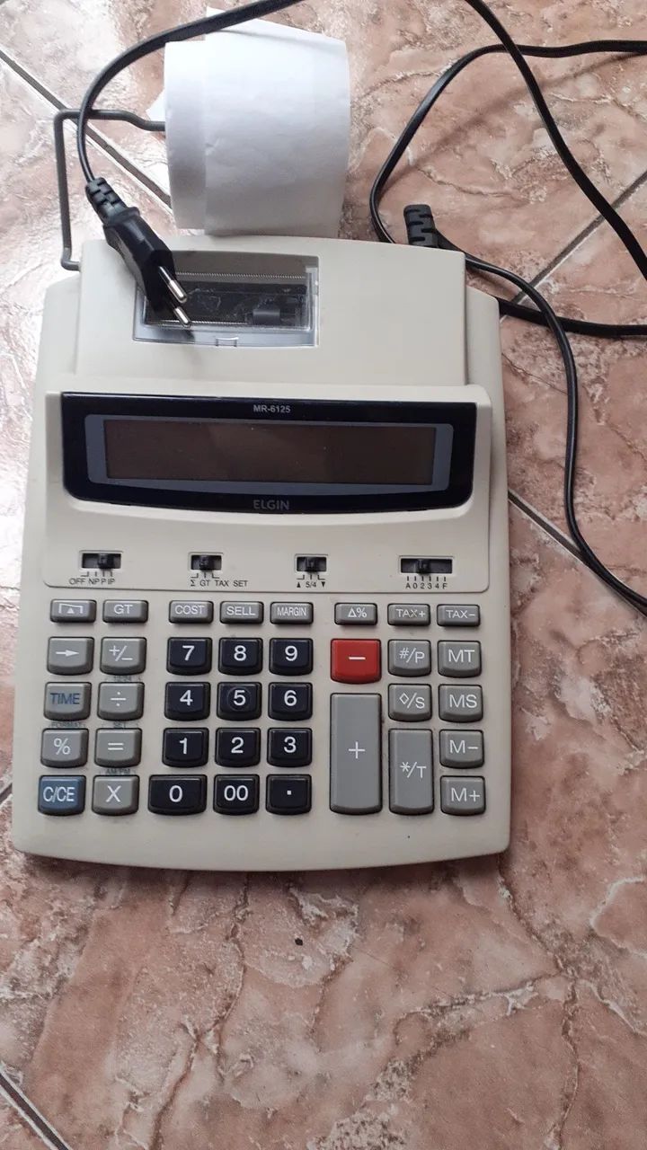 Calculadora  Elgin MR 6125.Com impressora. 