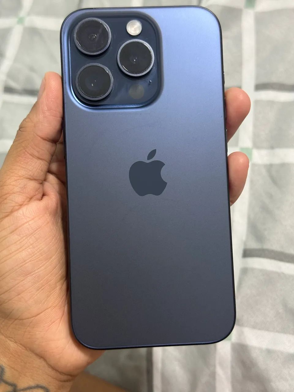 IPHONE 15 PRO 256gb AZUL - Foto 2