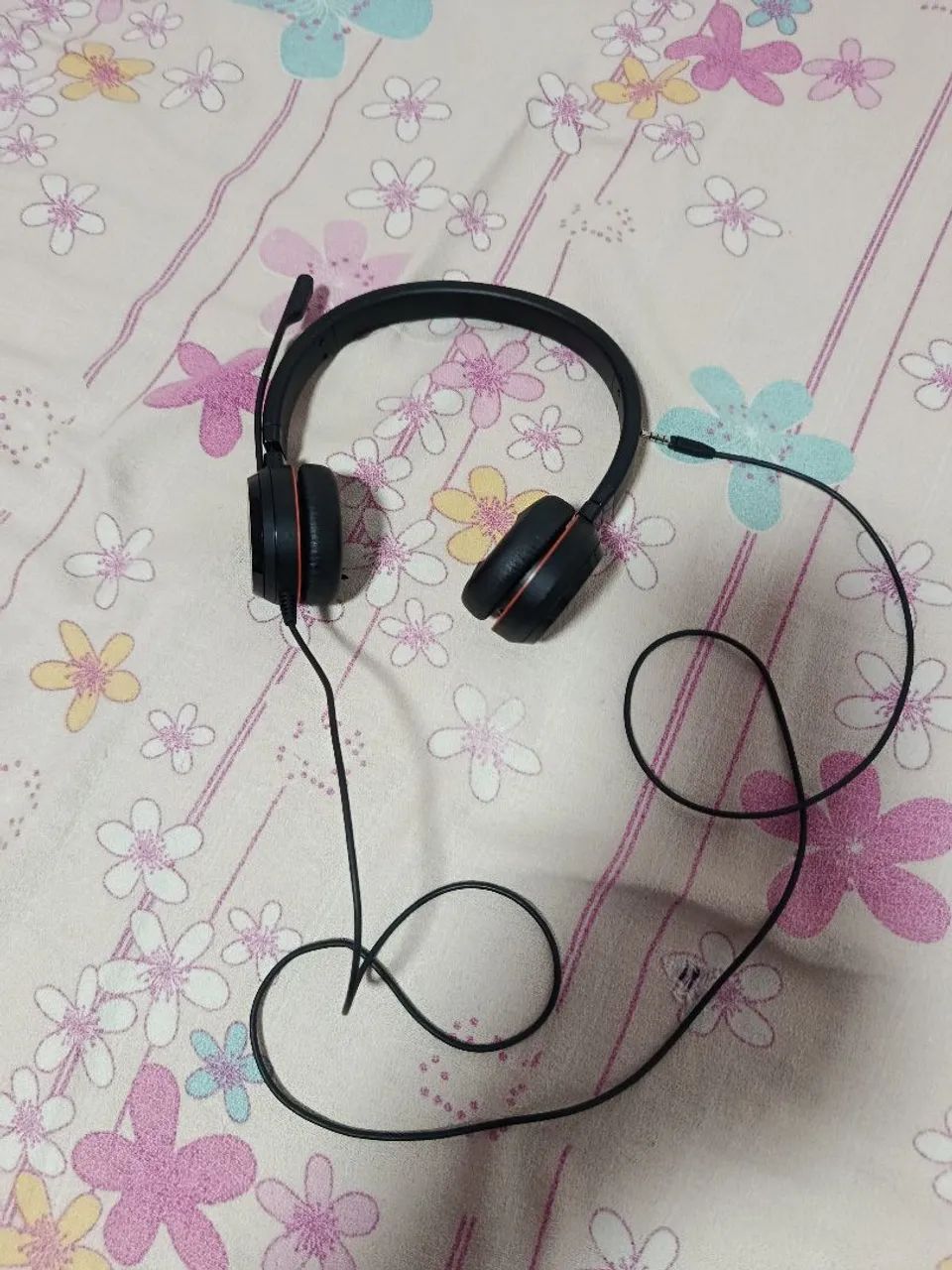 Fone de ouvido com fio funcionando perfeitamente  - Foto 4