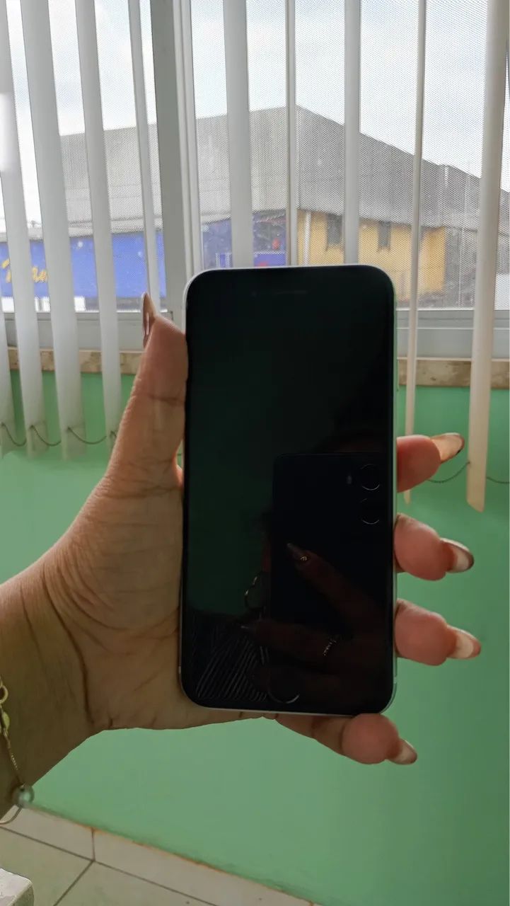 Vende-se iPhone S.E - Foto 2