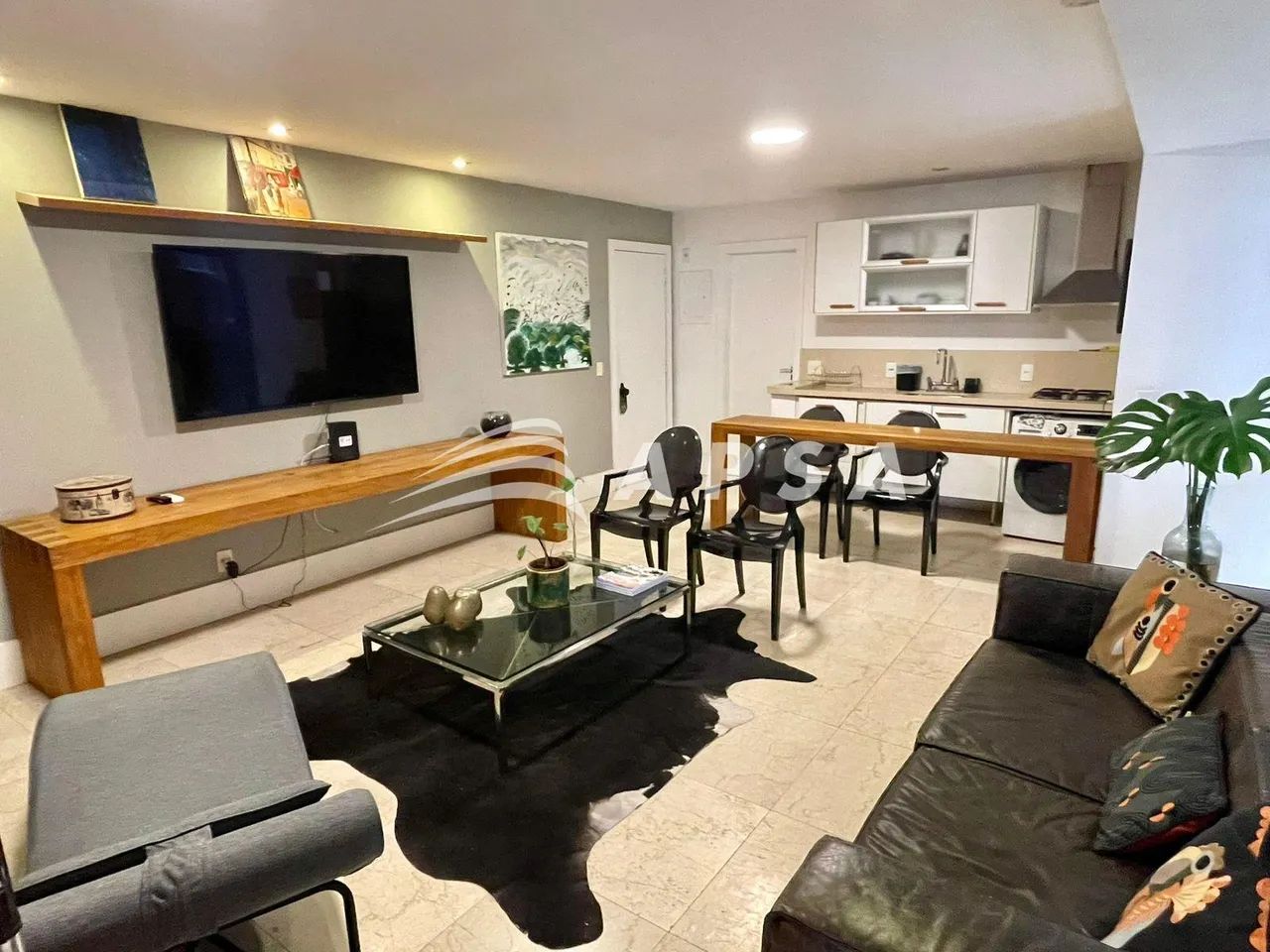 NA ICÔNICA AVENIDA VIEIRA SOUTO, ENCONTRA-SE UM REFÚGIO QUE REDEFINE O VIVER BEM. COM 85M²