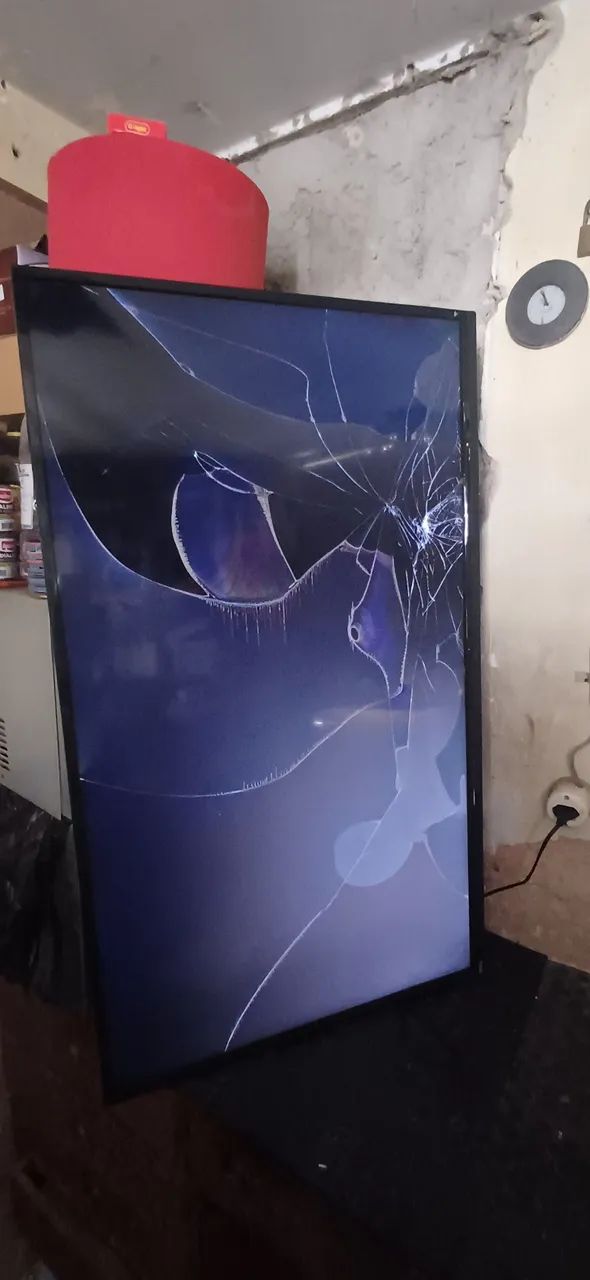 TV Philco 43 polegadas com a tela quebrada 200 para vender logo - Foto 2