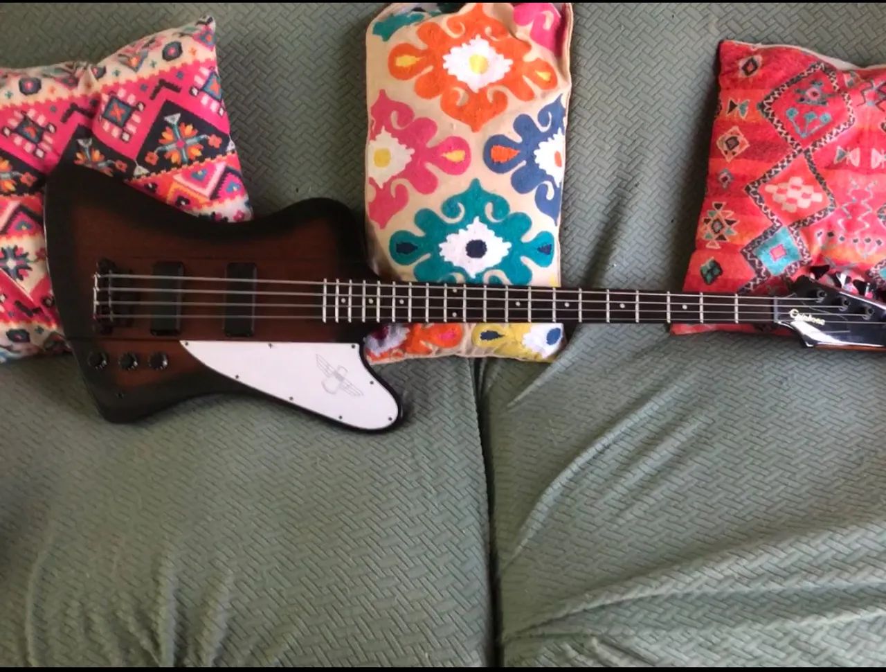 Baixo Epiphone Thunderbird Impecável  - Foto 3
