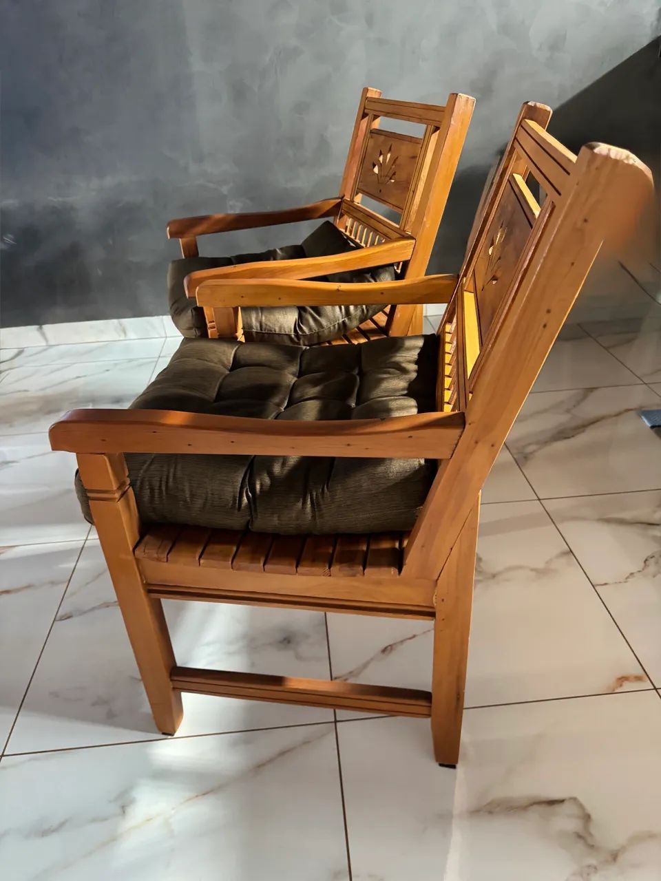 Poltronas de madeira  - Foto 5