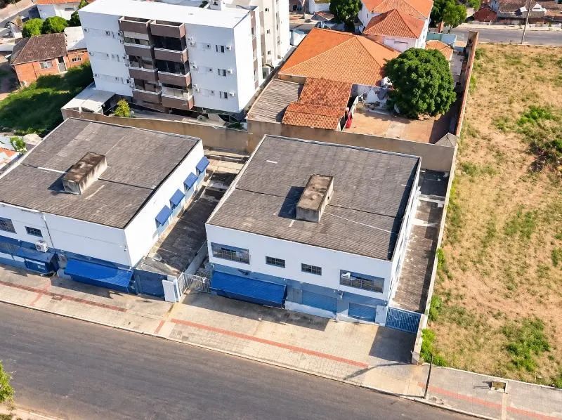 Comercial/Industrial com 2 quarto(s) no bairro Araes em Cuiabá - MT - Foto 2