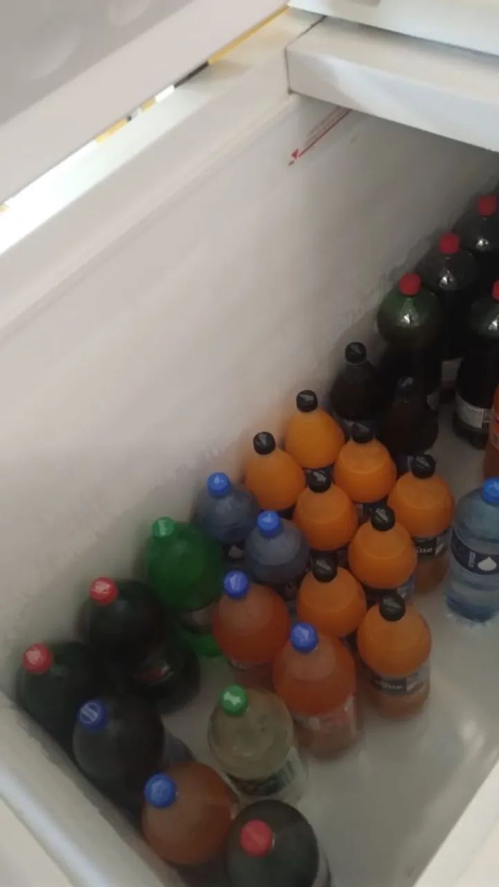 4 freezer duas boas e duas com defeito não é o motor valor de todas 6 mil - Foto 4