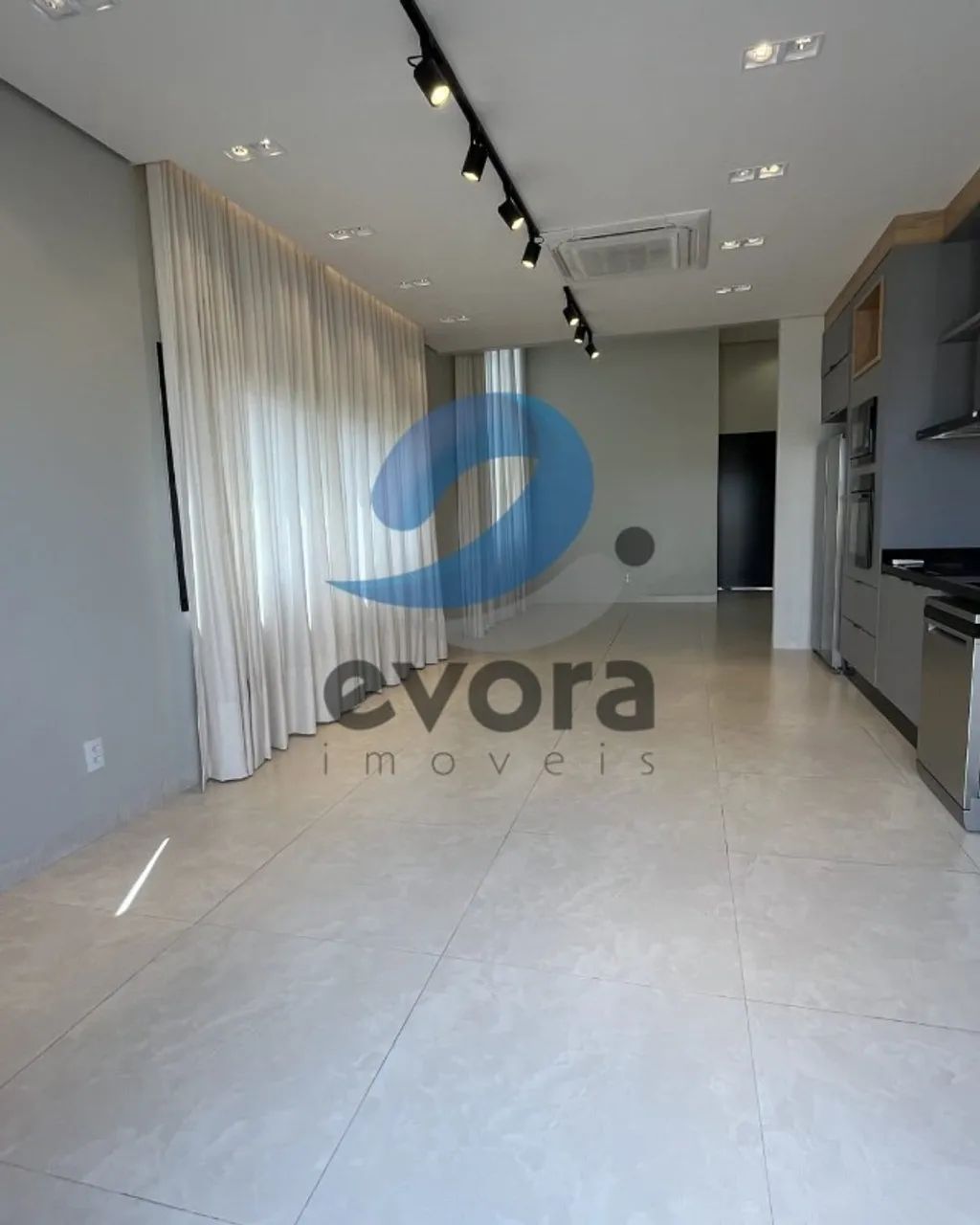 VENDE-SE  LINDA CASA NO CONDOMÍNIO TERRAS ALPHAVILLE! - Foto 4