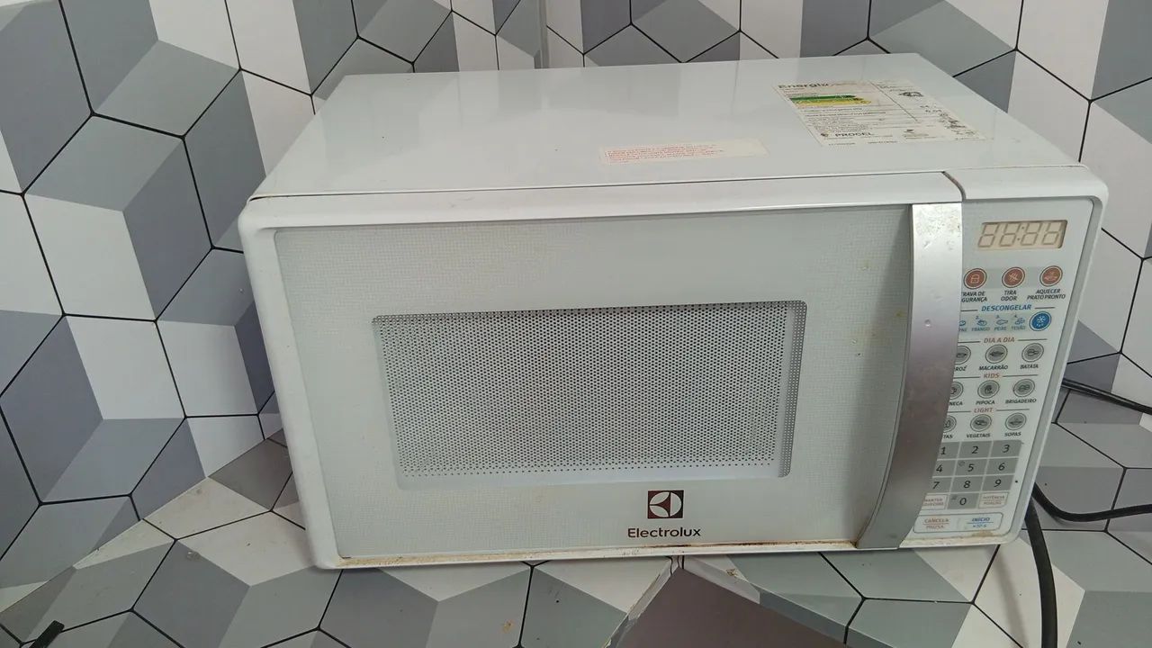 Vendo Microondas Eletrolux de 20L - Foto 3