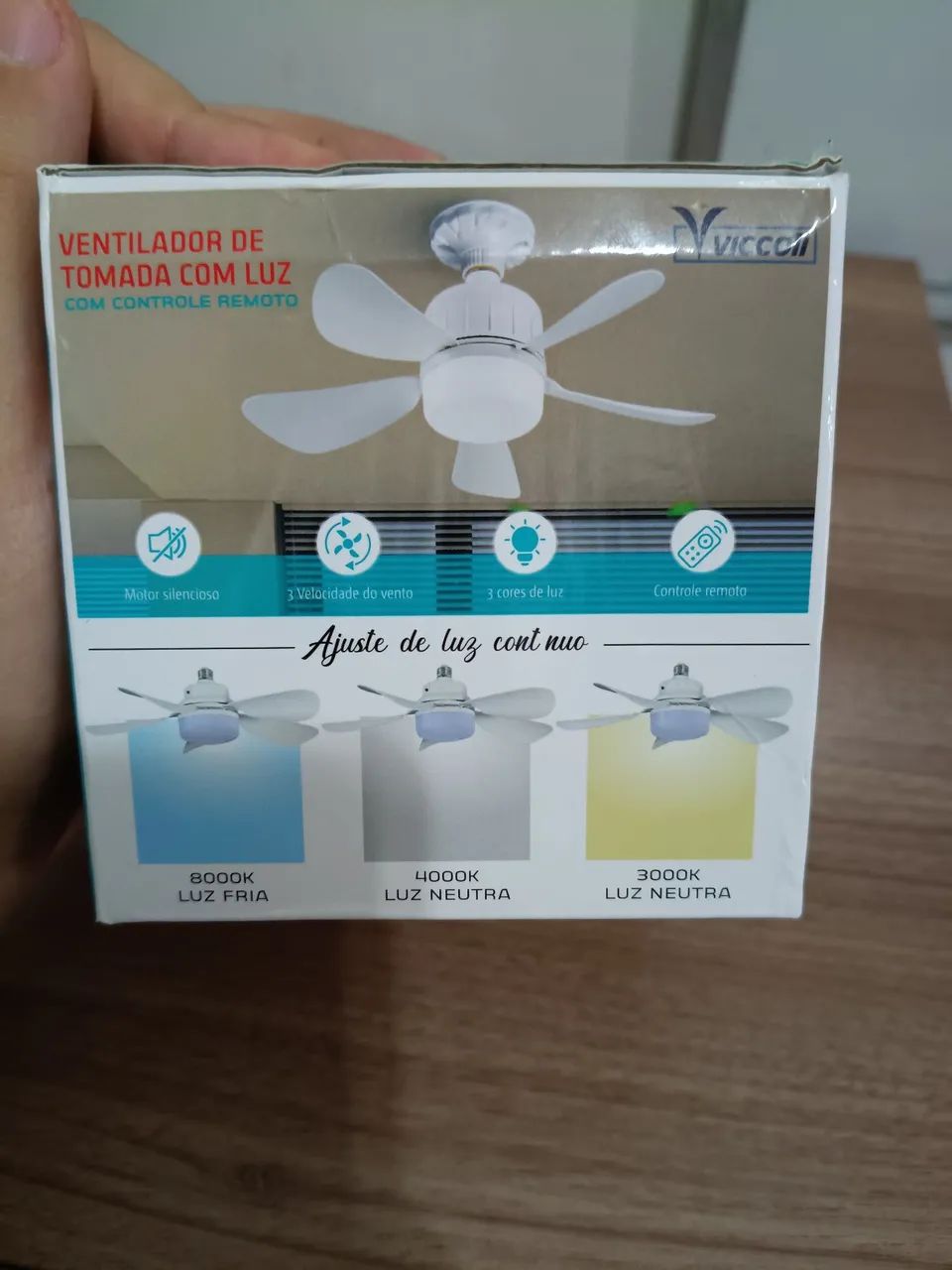 Lâmpada com ventilador e controle remoto