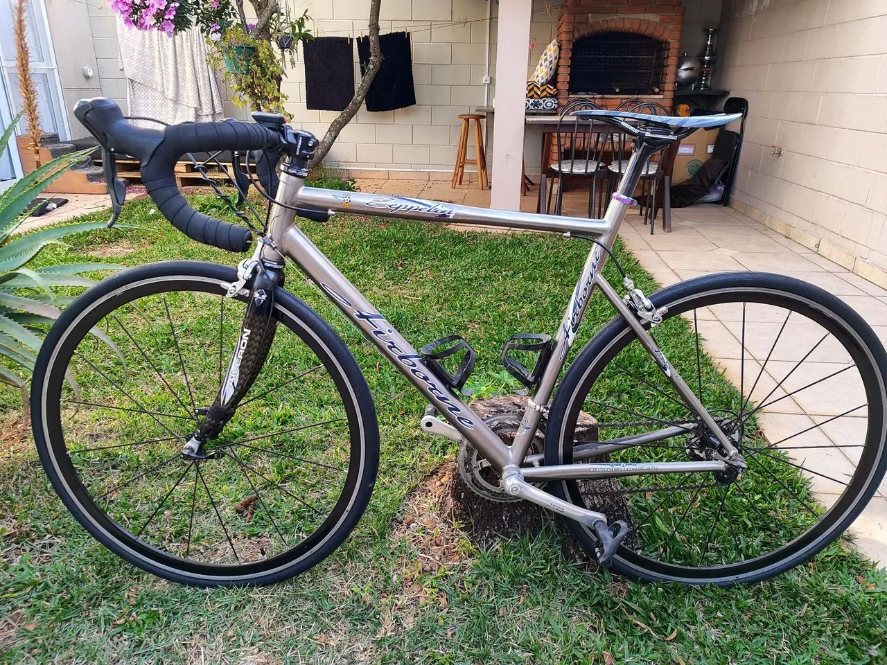 Bicicleta Speed Airborne Zeppelin titanio titanium