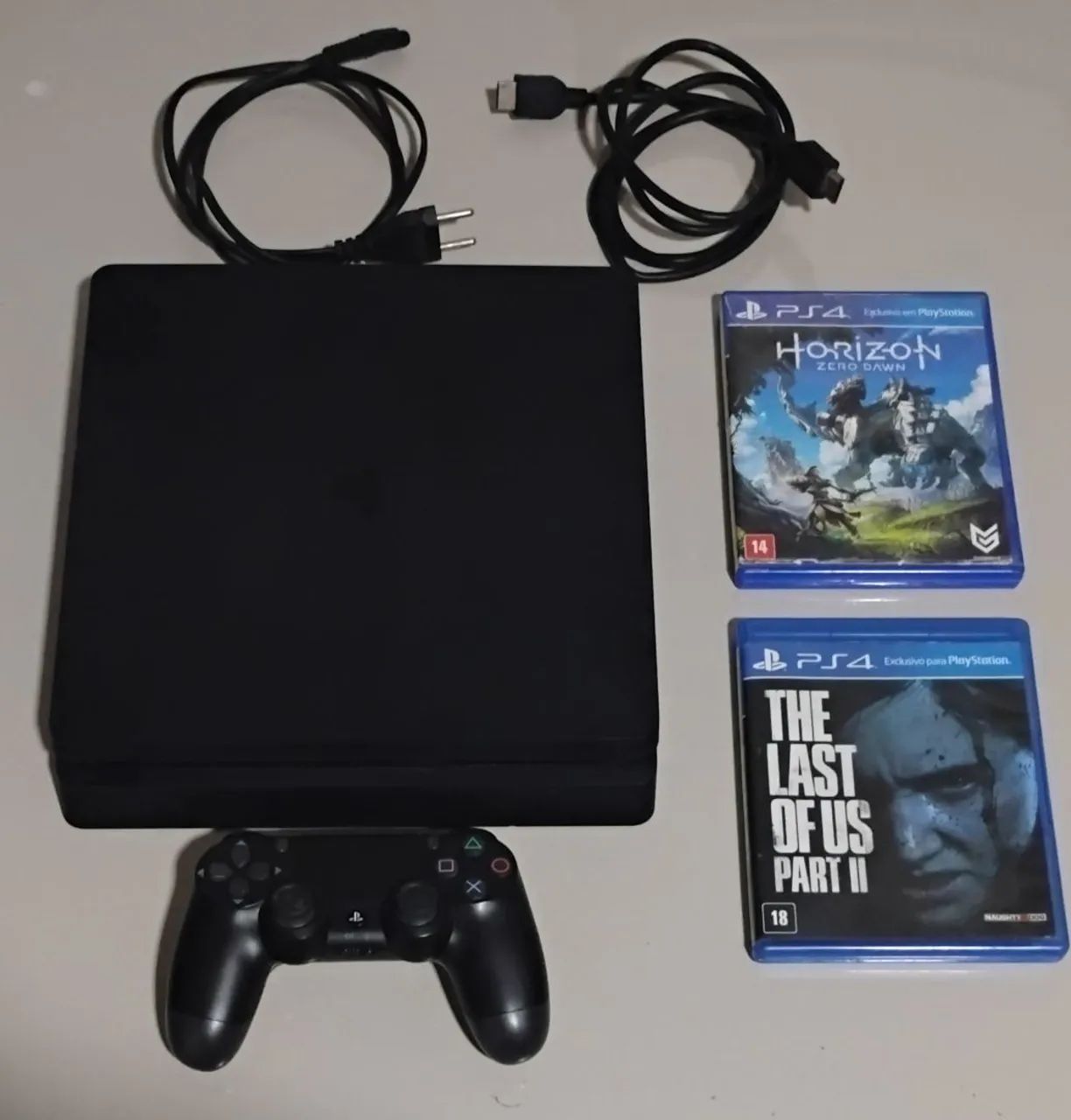 PS4 Slim 