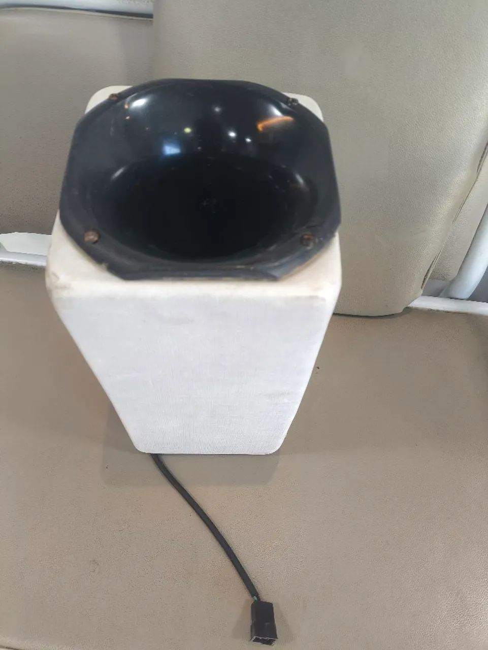 Corneta JBL D250X completa com a caixa 
