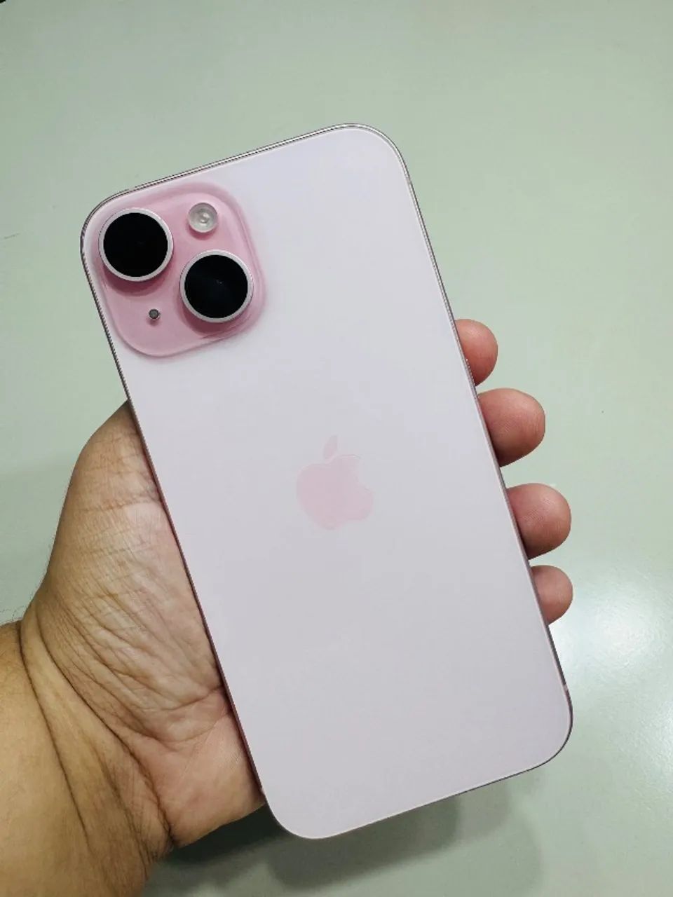 iPhone 15 Rosa 86% bateria