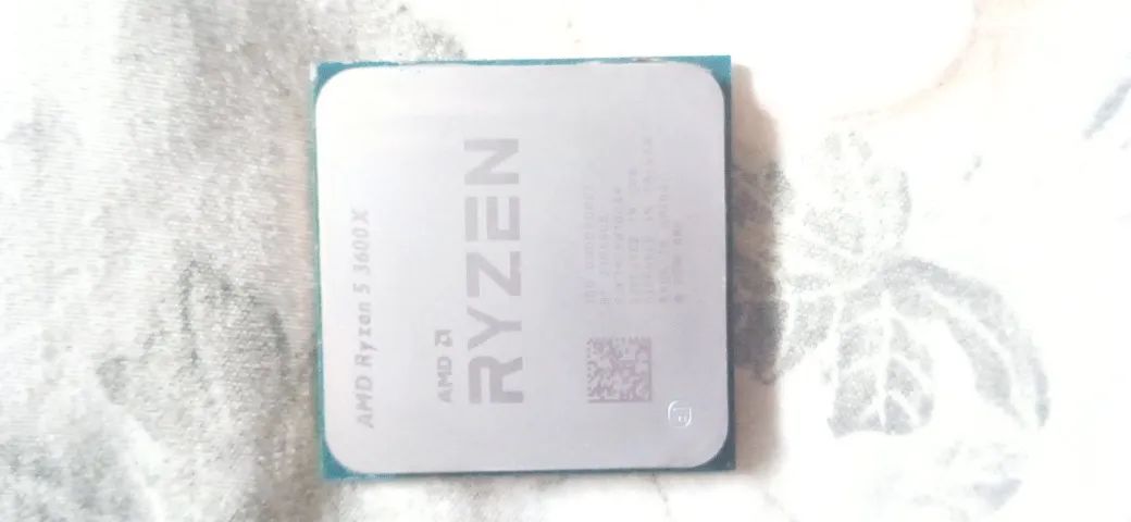 Processador AMD Ryzen 5 3600X - 6 Cores / 12 Threads - Perfeito