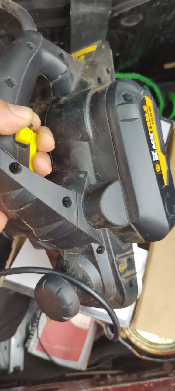 Plaina elétrica Black tools 