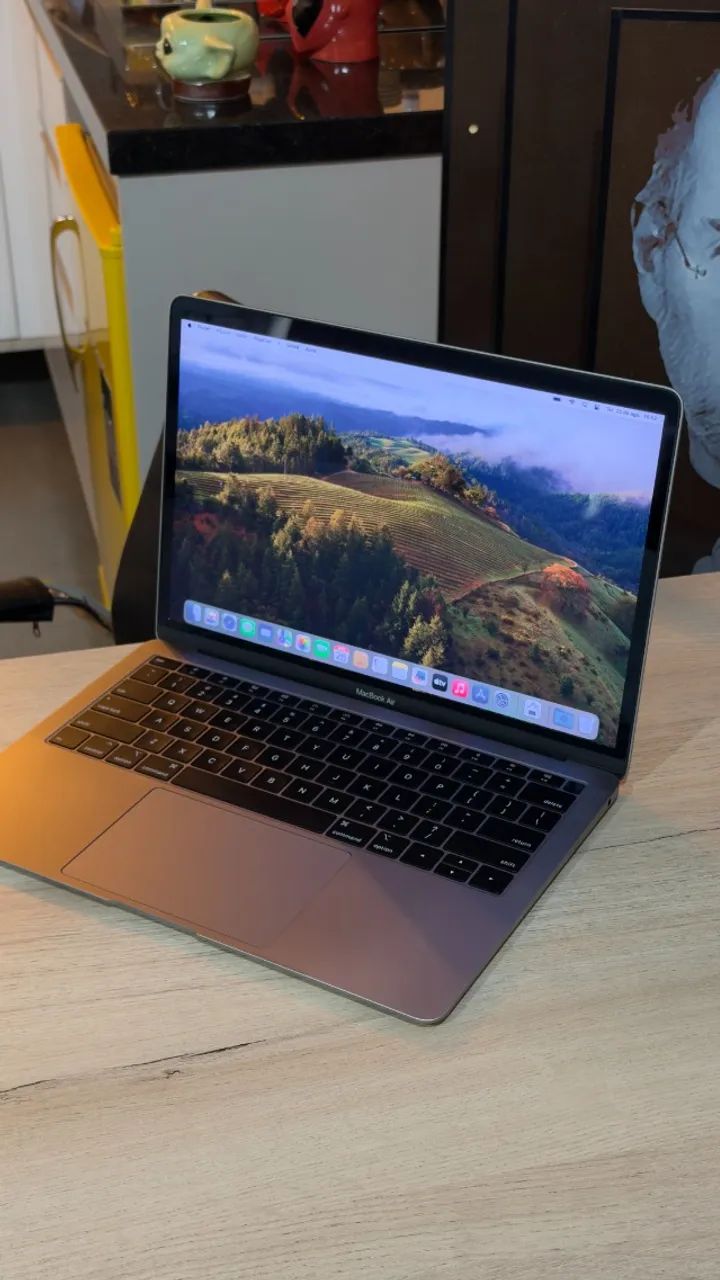 MacBook Air 2018 | 8GB Ram | Intel Core i5 | 128GB SSD - Loja
