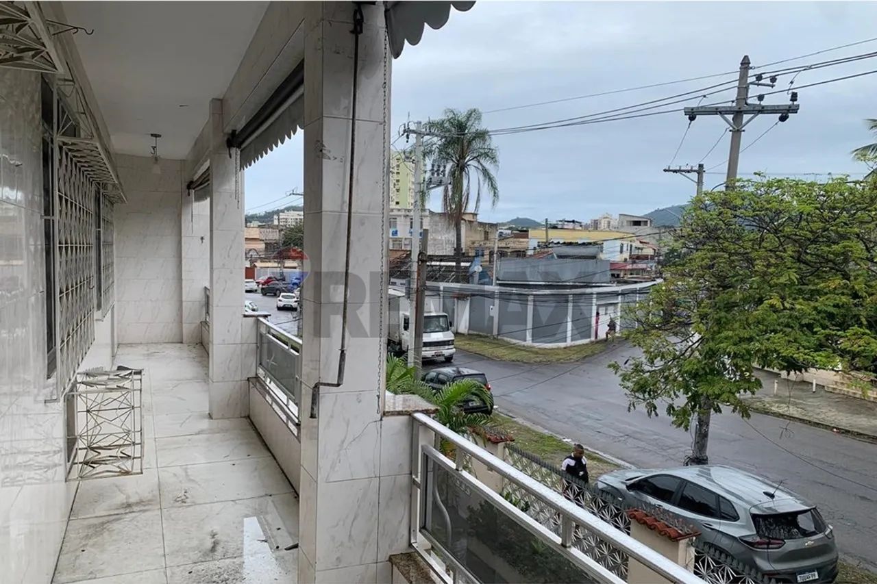 Vendo apartamento amplo e reformado com 3 quartos e 2 vagas em Bento Ribeiro. - Foto 2