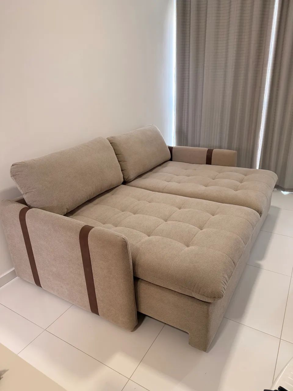 Sofá lindíssimo, conforto e espaço 