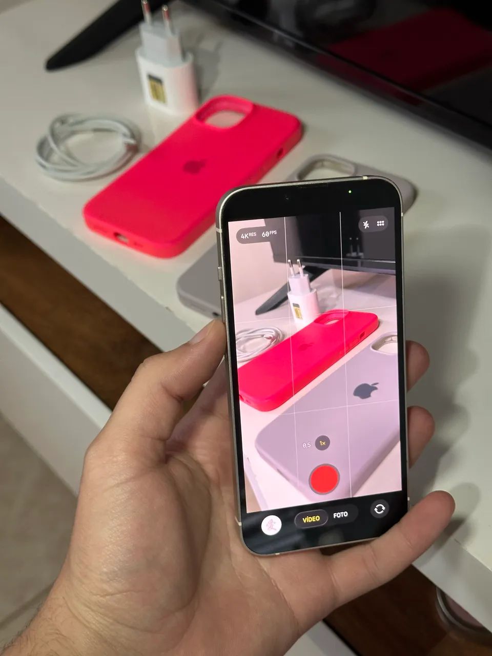 iPhone 14 - 128GB branco  - Foto 4