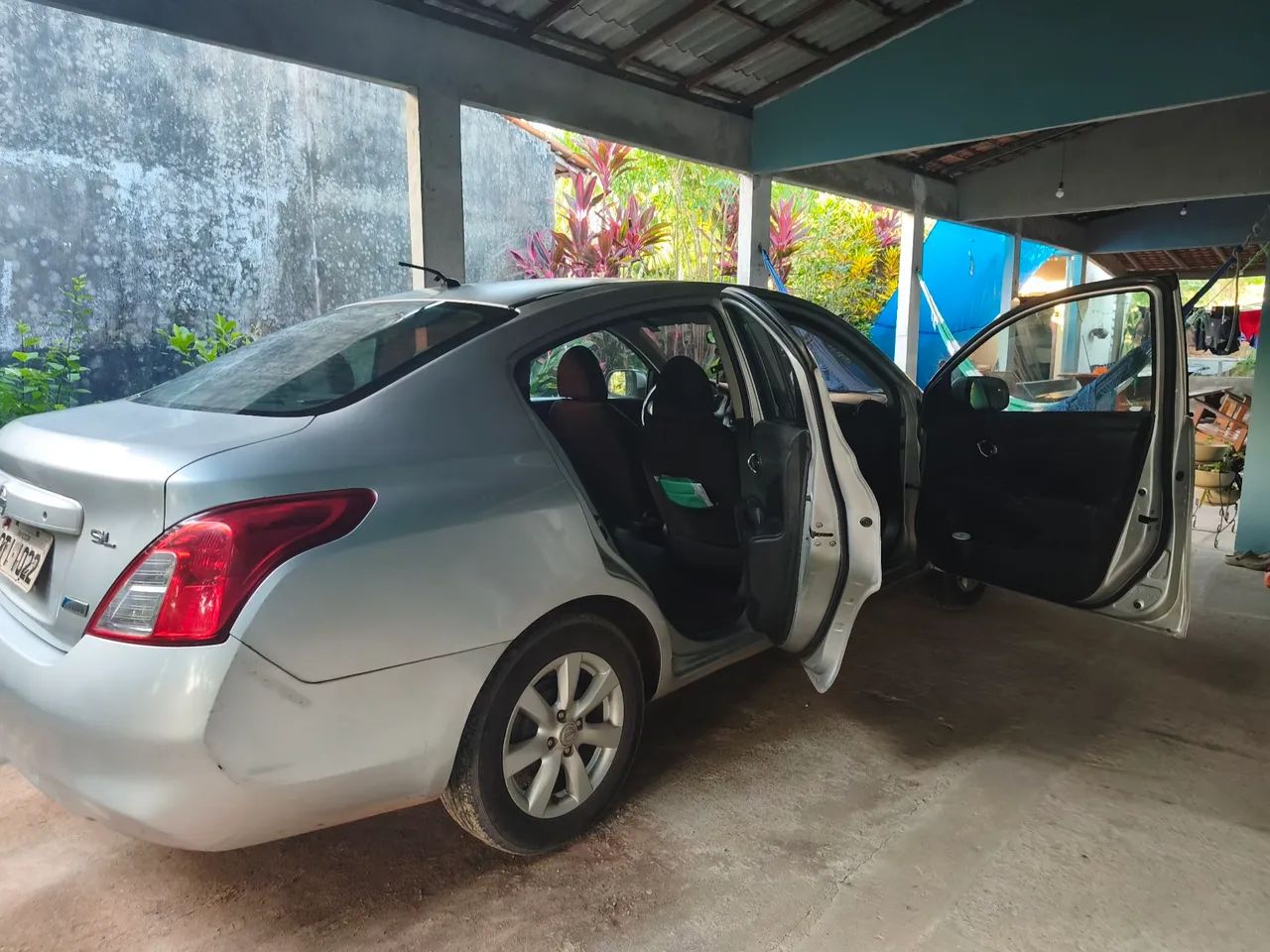 Nissan Versa VERSA SL 1.6 16V Flex Fuel 4p Mec. 2013