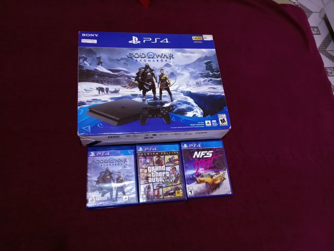 PS4 em perfeito estado!