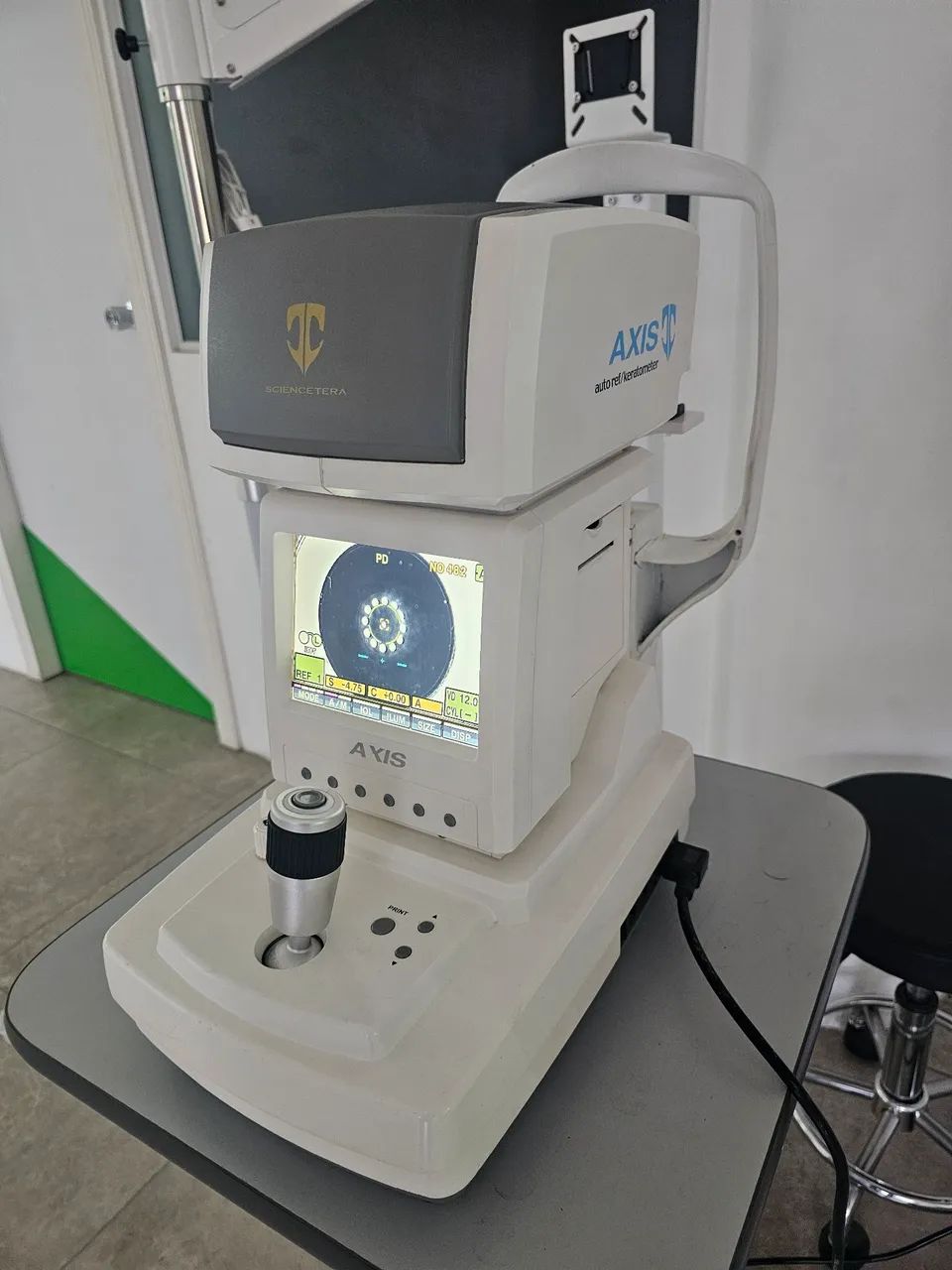Autorefrator Axis 