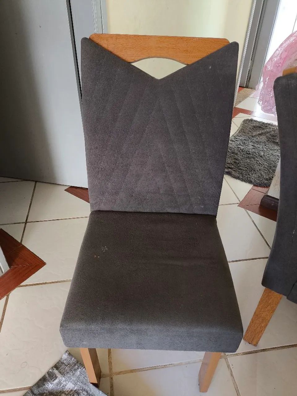 Vendo linda mesa com 6 cadeiras  - Foto 2