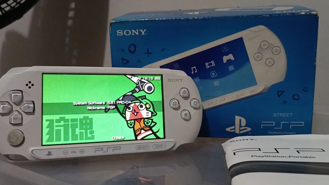 PSP Street Ice White