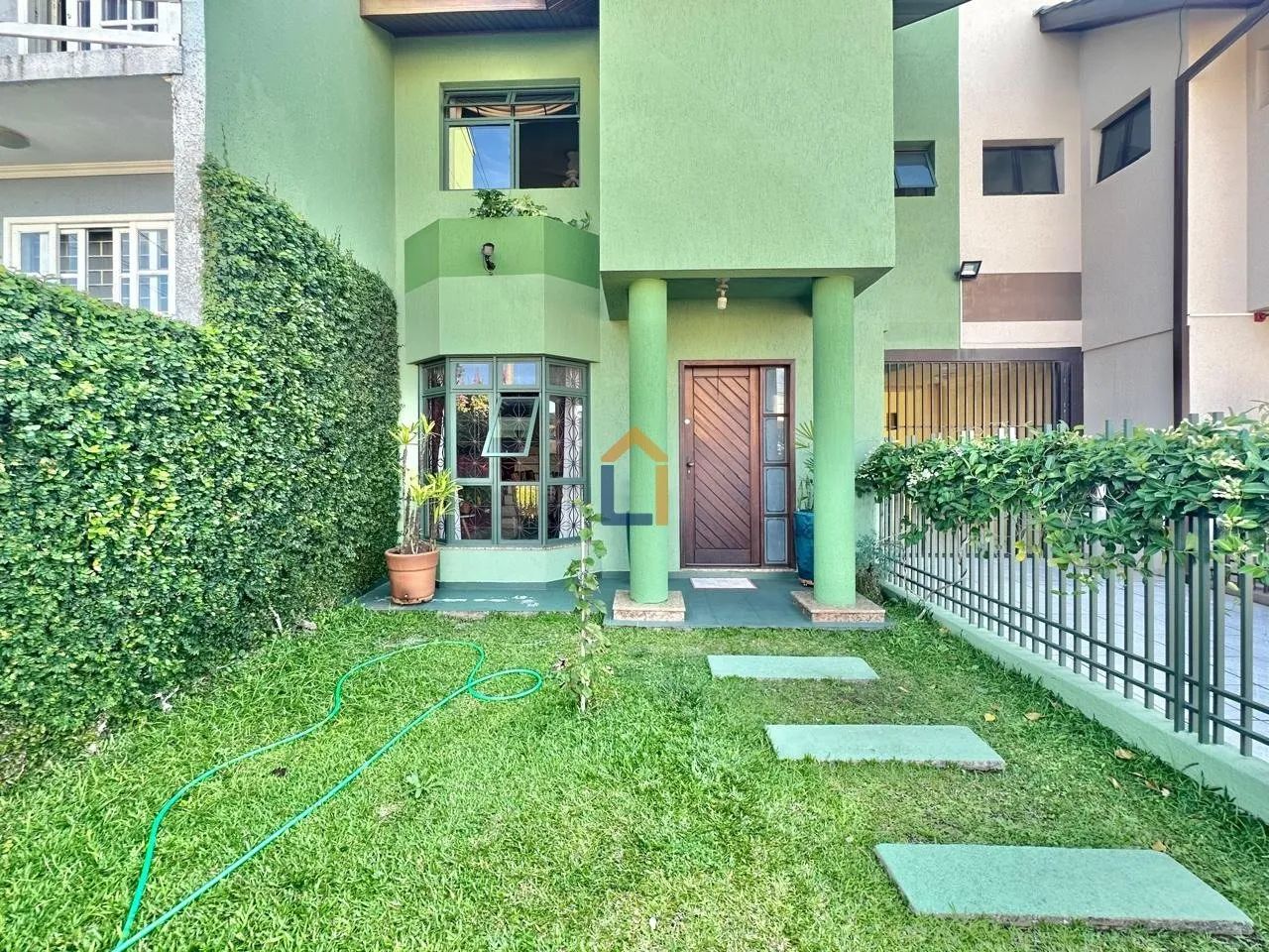 Sobrado Triplex com 250m² no bairro Atuba - Foto 5