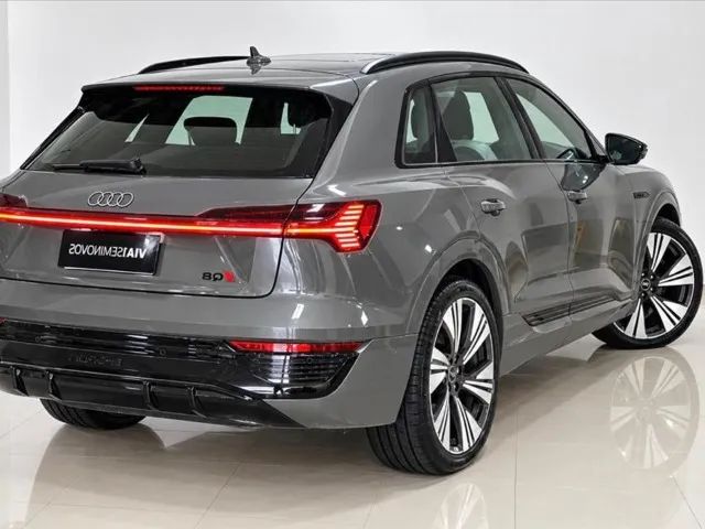Audi Q8 E-tron Performance Black (elétrico) 2024 - Foto 4