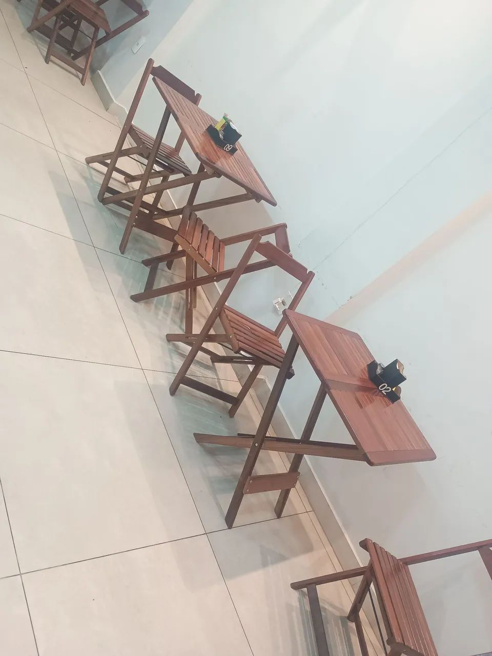 Vende se mesa Paraju com 4 cadeiras . - Foto 3
