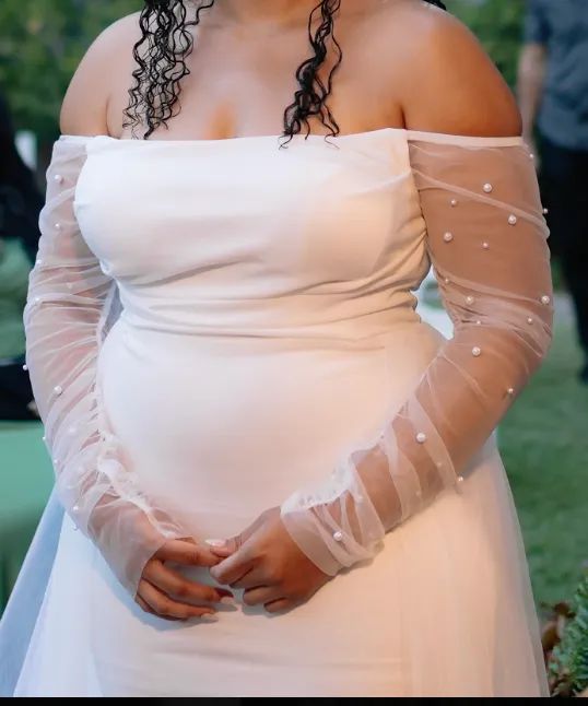 Vestido de noiva com cauda e mangas de tule com pérolas - usado 1 vez - Foto 3