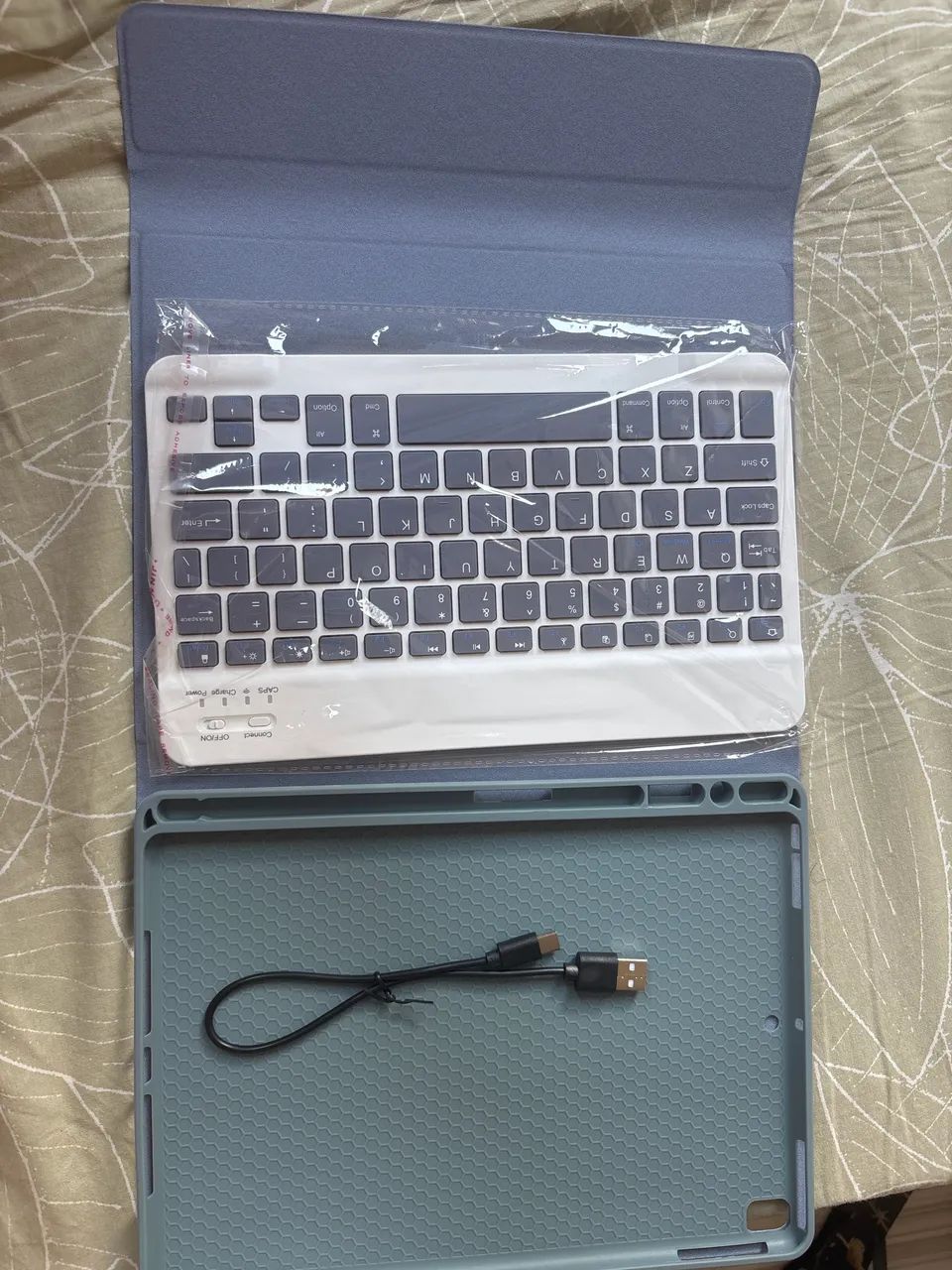Vendo capa novinha de IPad 11 (com teclado) - Foto 2