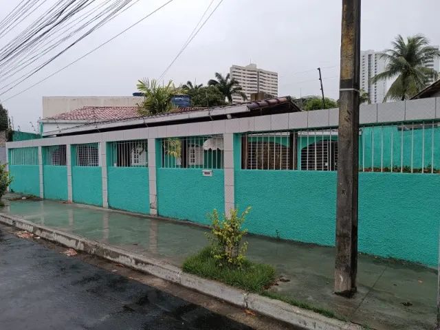 Vendo casa localizada em Recife
