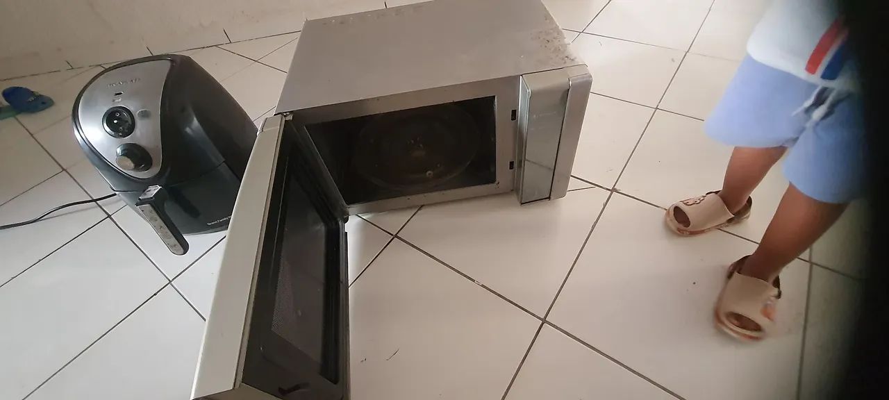 Micro-ondas Electrolux 31L Digital - Foto 2