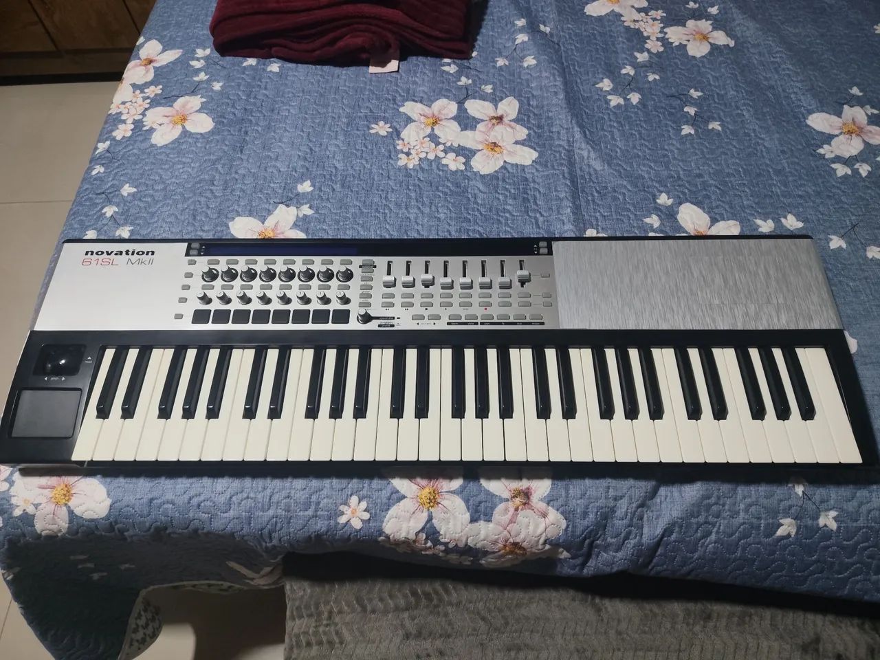 Controlador Midi Novation SL61 - Foto 2