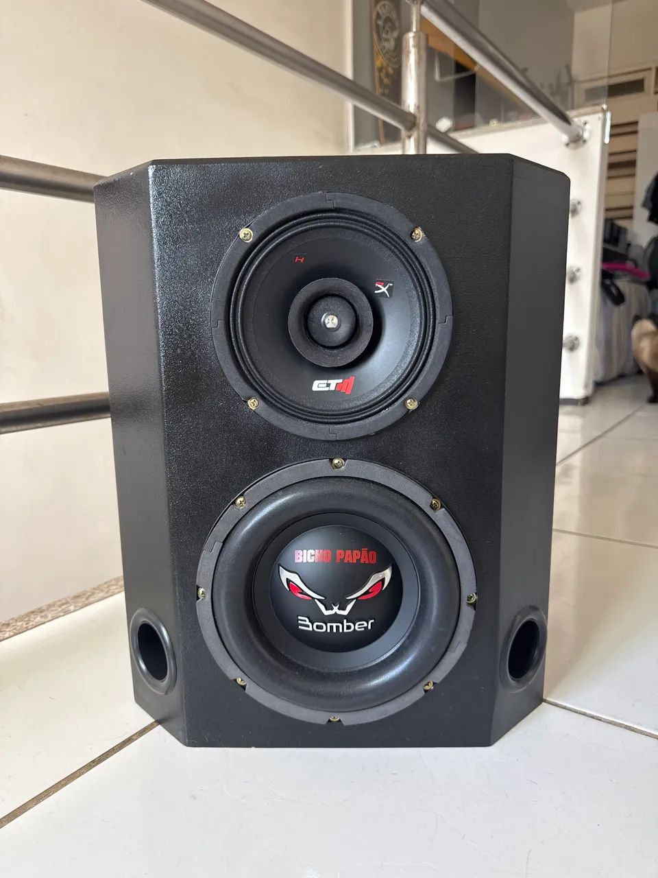 Caixa de Som Subwoofer 8 e Médio 6 BOB com bluetooth