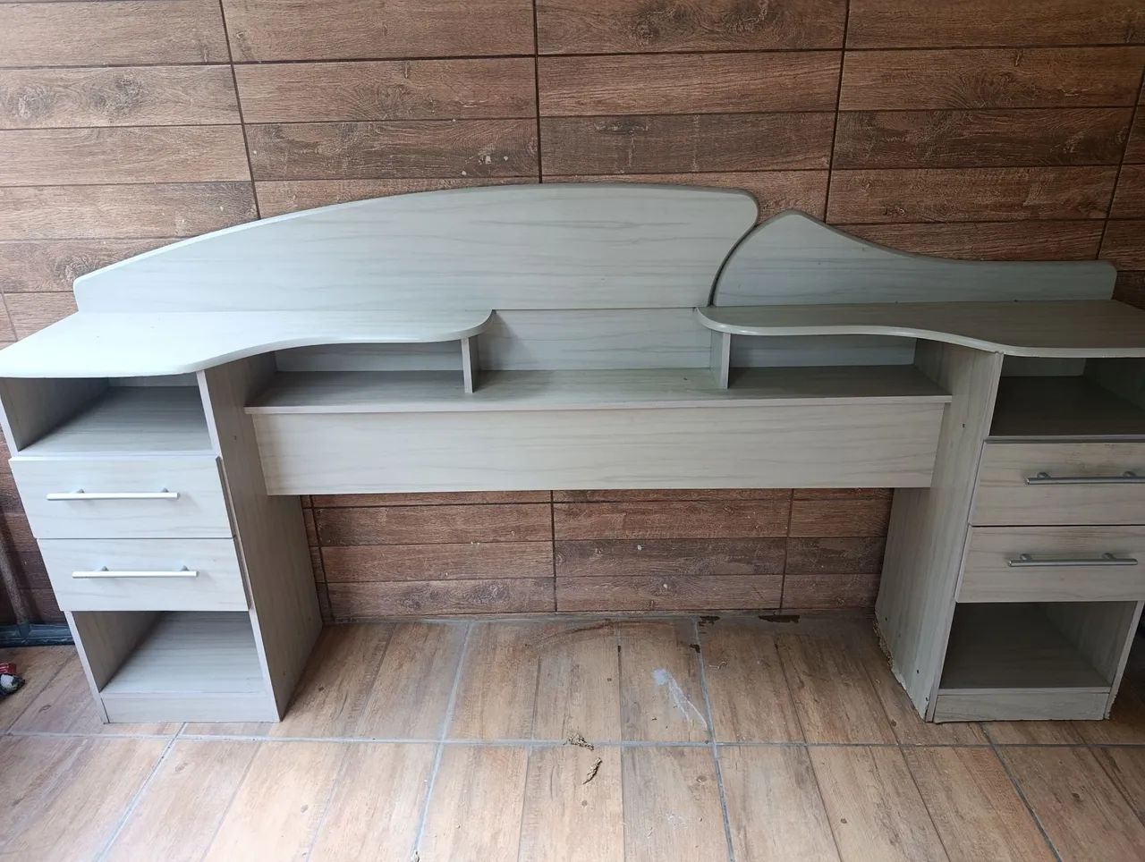 Vendo cabeceira de cama com 4 gavetas 