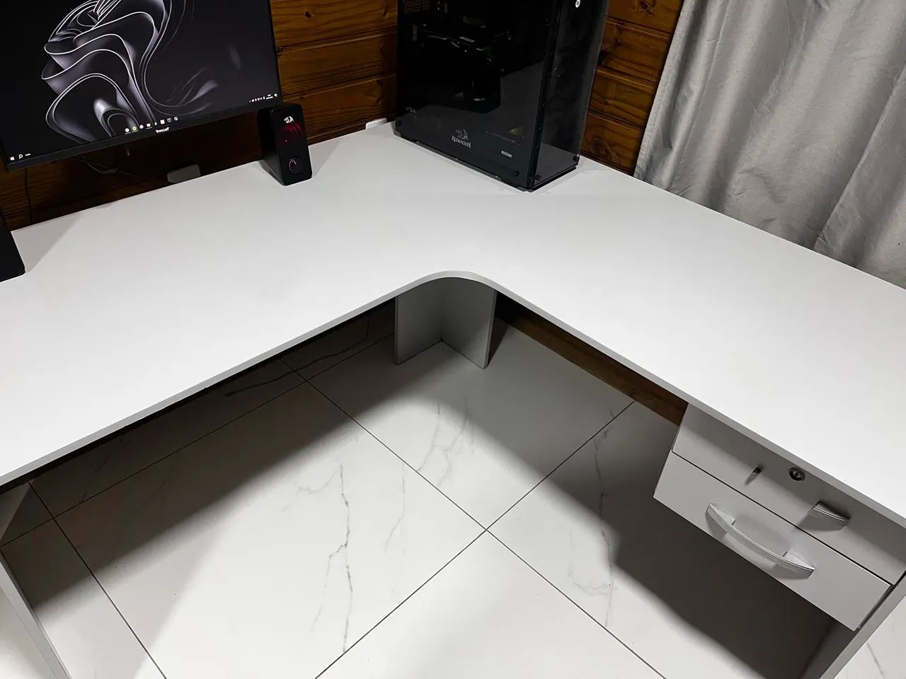 Mesa em L em bom estado. - Foto 2