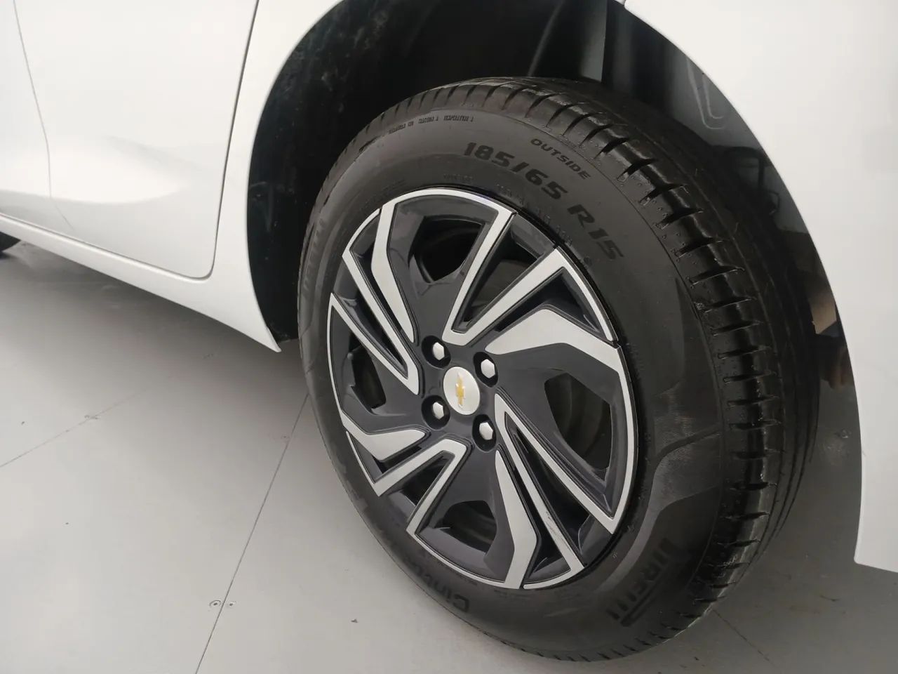 Chevrolet Onix Hatch 1.0 12V Flex Mec. 4P, foto 12 de 18