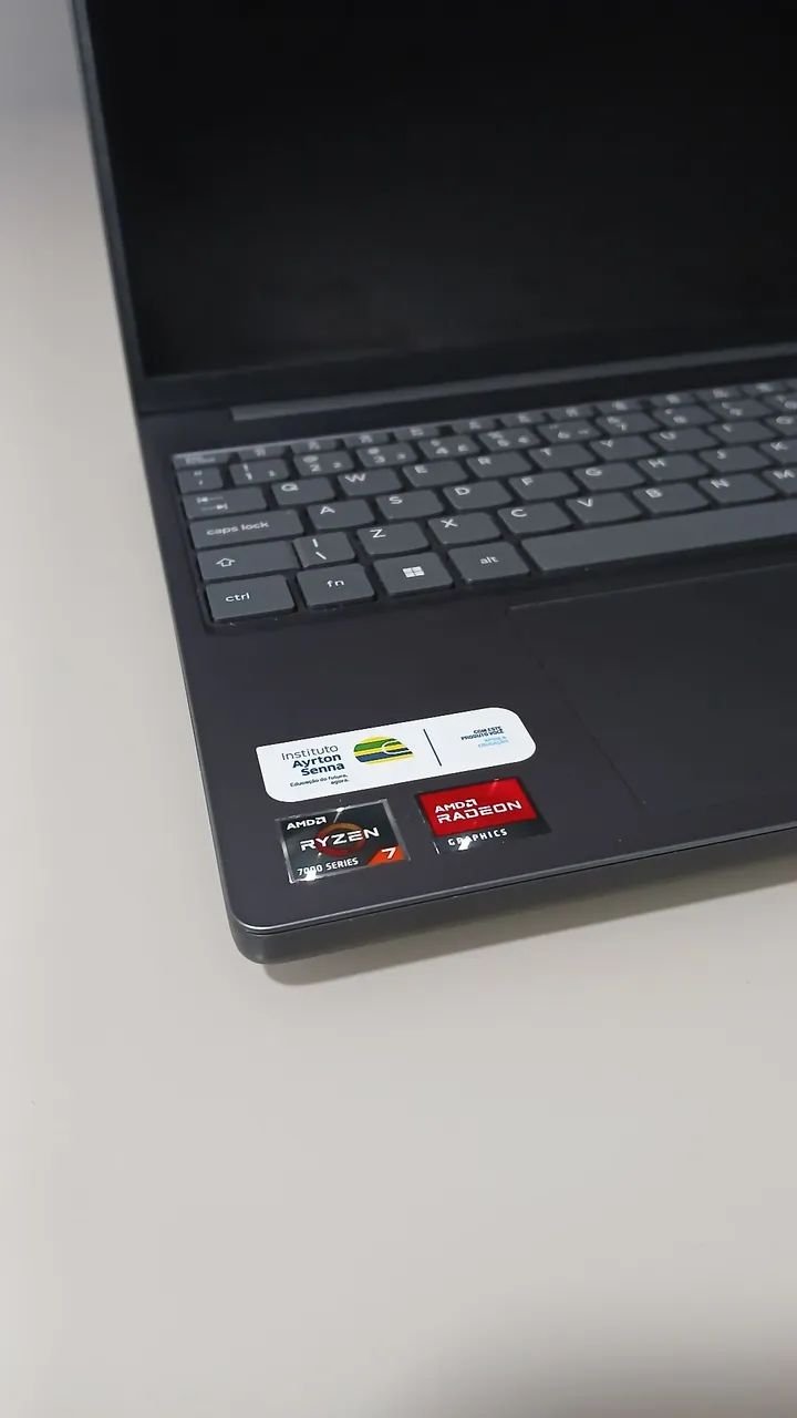 Notebook Lenovo Ideapad Slim 3 Ryzen 7 7735HS  - Foto 2