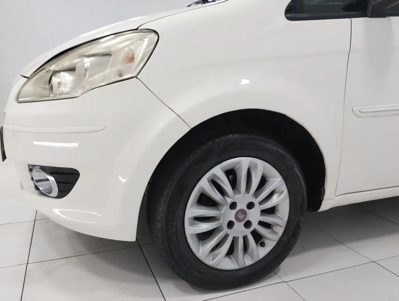 Fiat Idea Attractive 1.4 Fire Flex 8V 5P 2013 - Foto 2