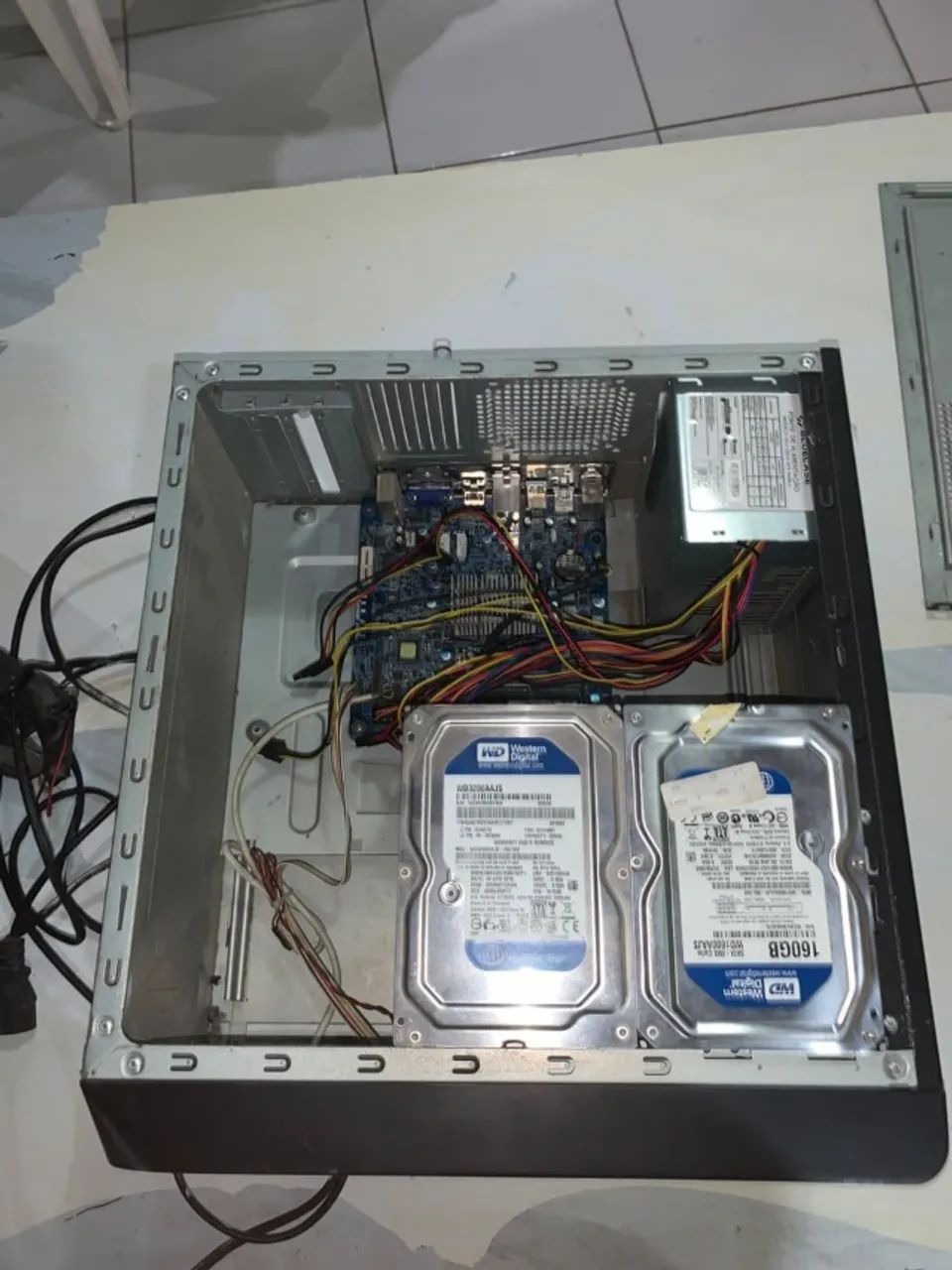 COMPUTADOR COM 2 HDs WESTERN DIGITAL