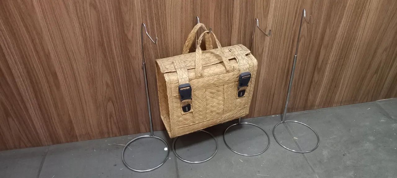 Expositor de bolsa em ferro - Foto 2