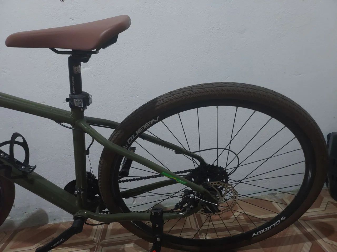 Bicicleta + capacete com pouco tempo de uso - Foto 3